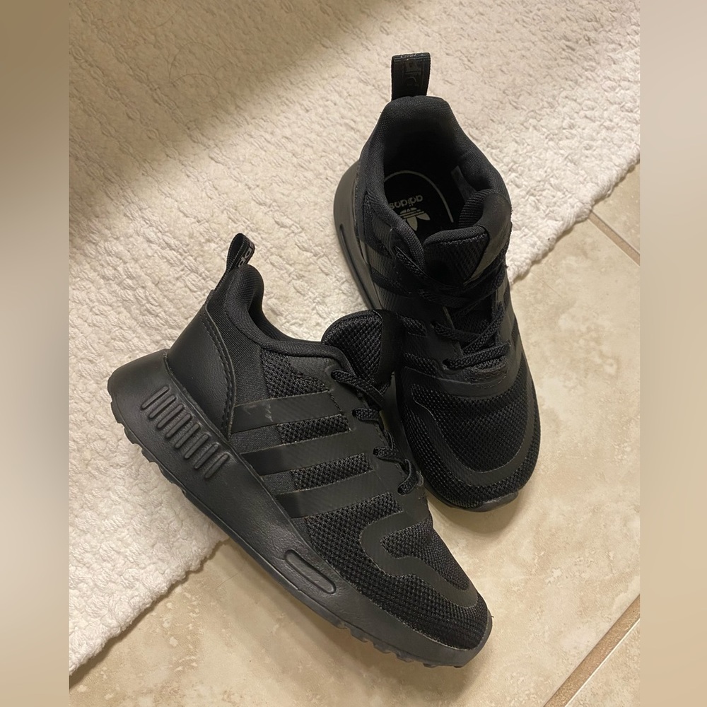 Toddler black Adidas. Unisex.